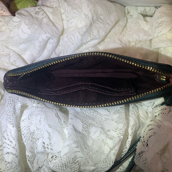 Coach Wristlet with 2 charms- Forest Green -new - Picture 13 of 16